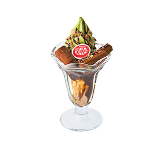 プレミアムパフェMadewithKITKAT(R)(抹茶ソフト)